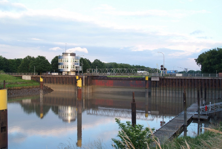 (1) Seeschleuse