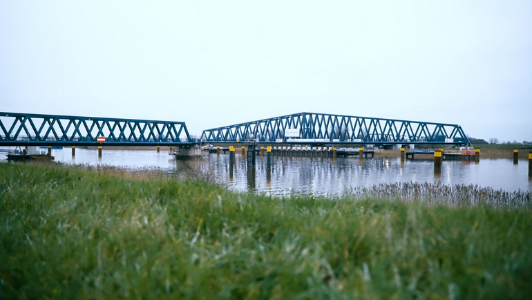 (5) Friesenbrücke